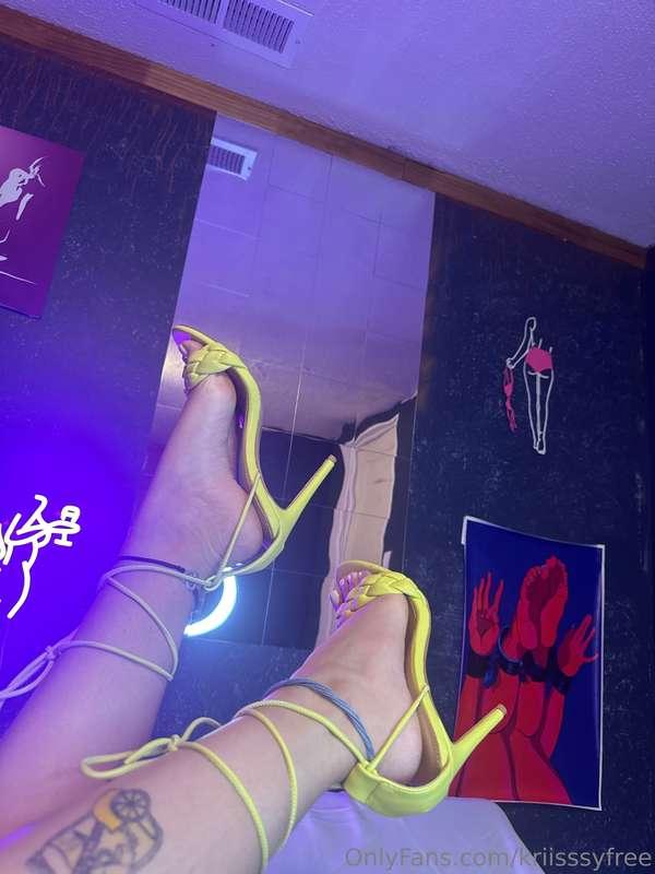 Who likes feet? 😏