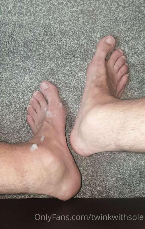 Feet covered in cum, oops. 😌