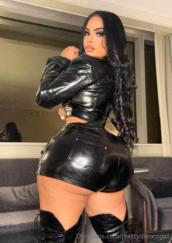 What's the wildest dream you've had? 😴