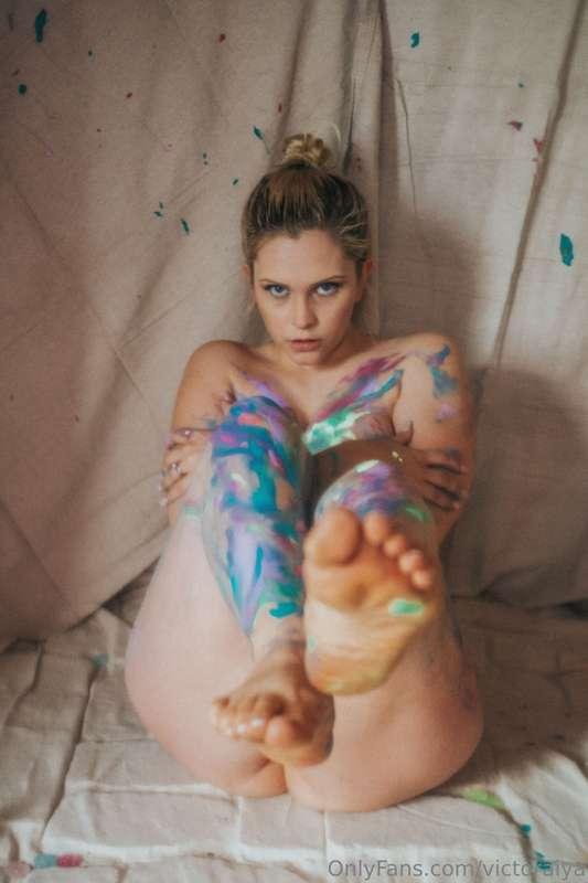 Instagram Uncensored 🎨  This is the body paint set from Inst..