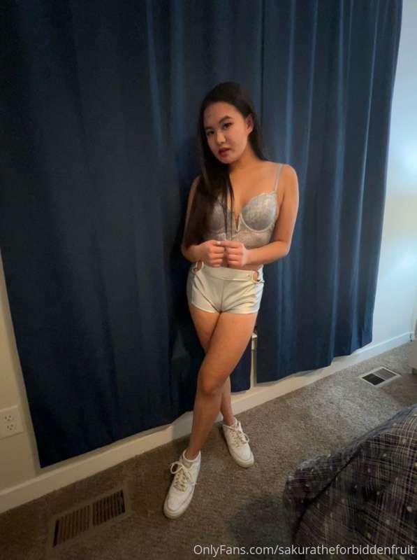 Can I wear this on a date with you? 🤍