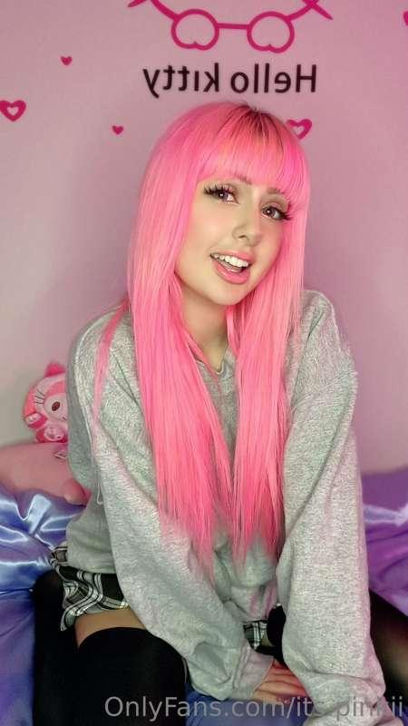 Can you guess what's under these clothes~?