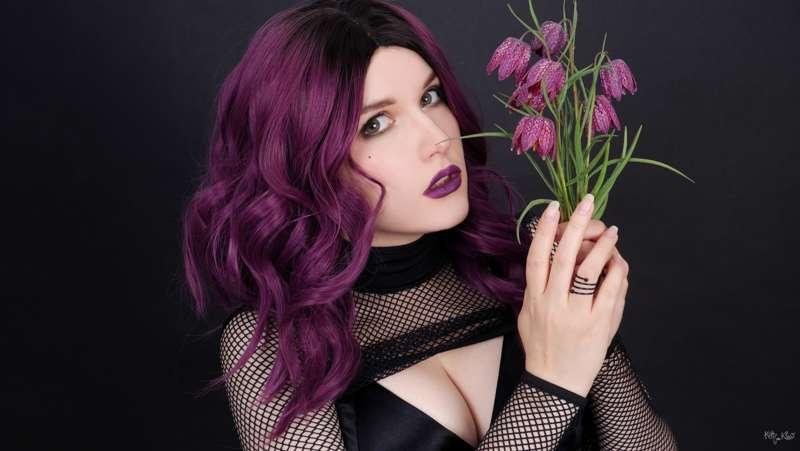 Violet [7 Photo]