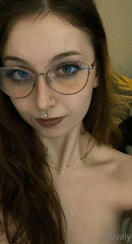 hello I got new glasses and I feel like a dweeb