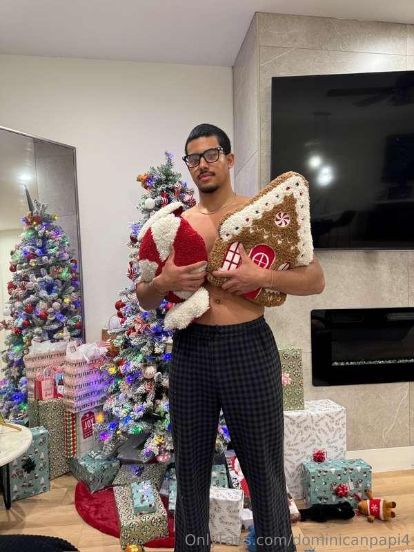 4TH DAY OF CHRISTMAS 👀 papi needs you to cum open your prese..