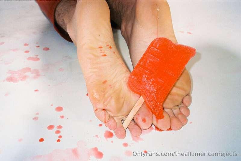 Stepping on your feeds quickly to see if the new songs has w..