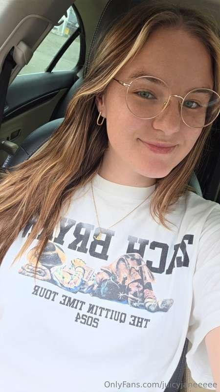 Happy Friday babes! Hope you all have a great weekend 😘