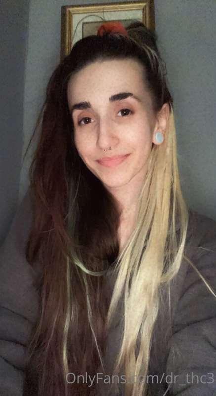 I know i’ve been super inactive lately 🖤🥺 sorry about that! ..