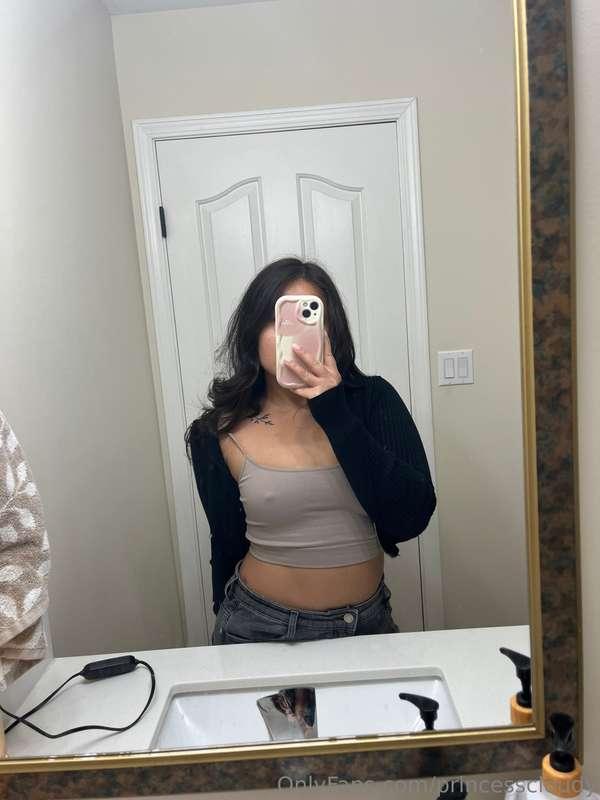 A lil chilly 🥶 