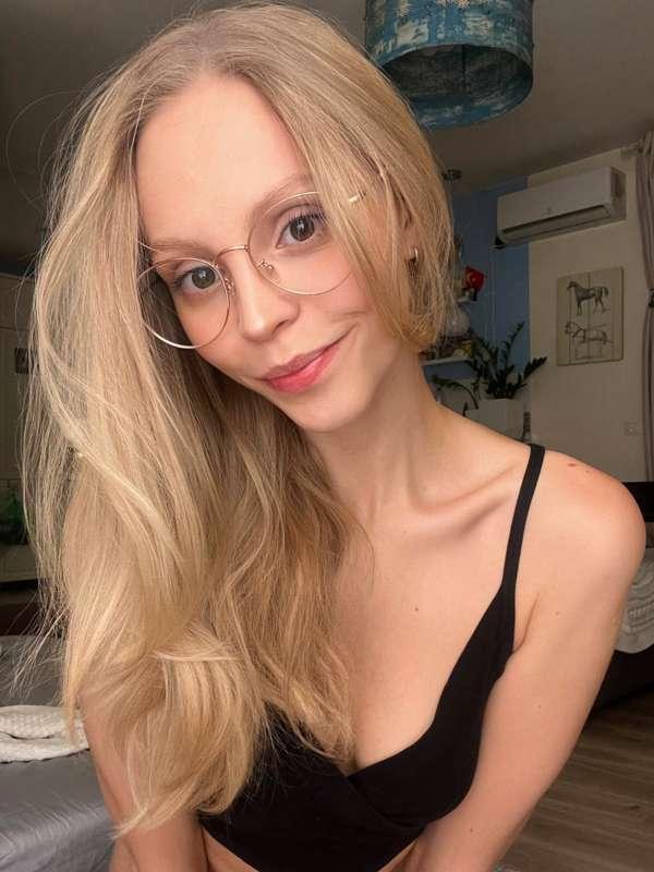 A cute smile for you 😌