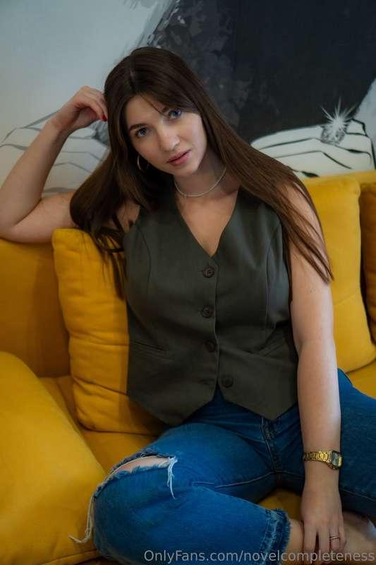 Would you even guess I’m an OF model?🥰Sometimes I wonder: if..