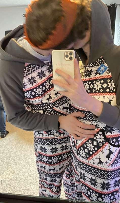 merry Christmas from us two to you!!🥰💖