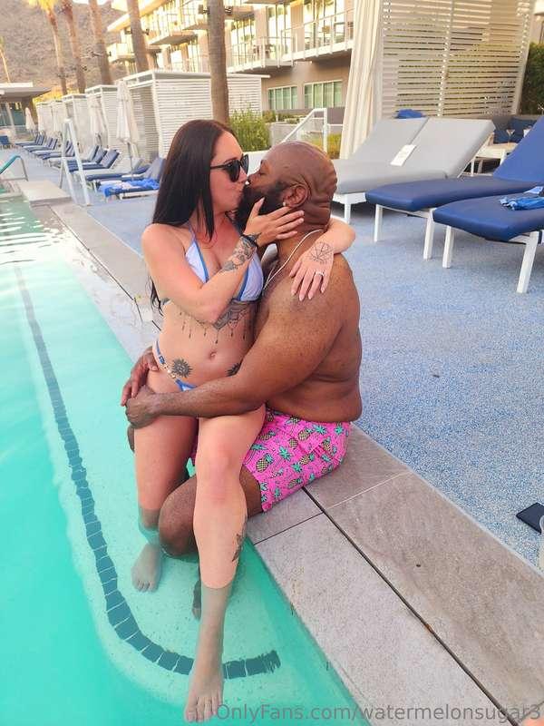 Happy hump day! 😘 @chocolatebeastaz