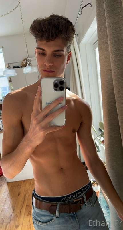 Swipe to undress me ;)