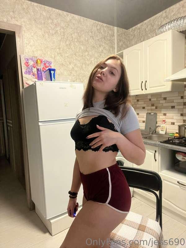what video you like to see from me? what scenario? pussy or ..