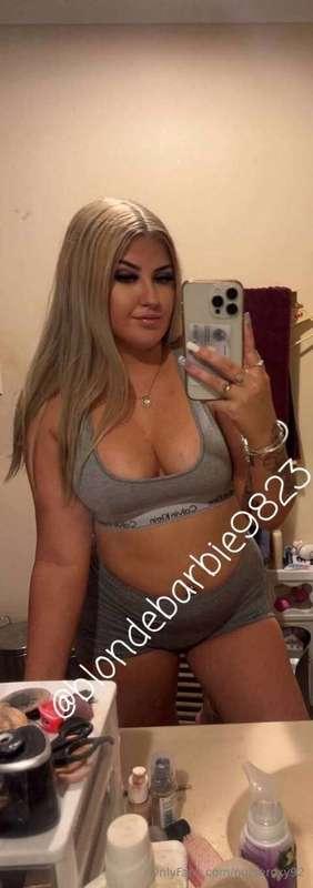 😈 Tanned Blonde Barbie 😈Perky tits Fat assThick Likes being ..