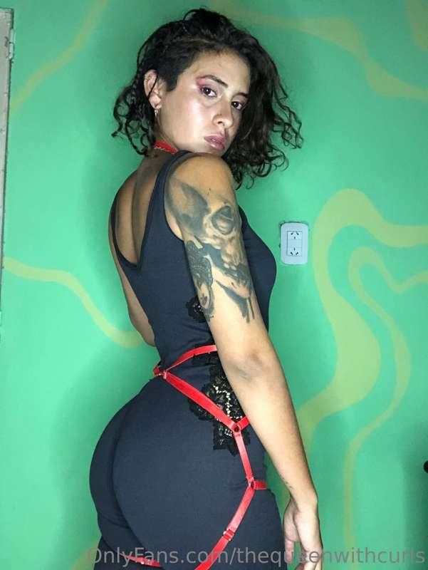 I'm waiting for you to love my beautiful body😈  fucking lose..