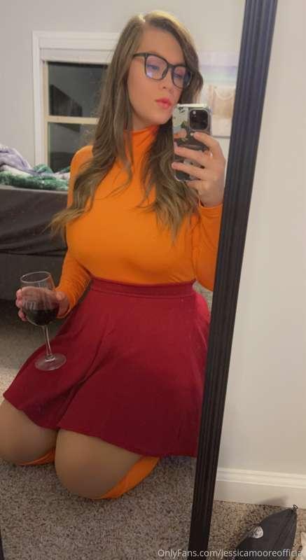A little Velma action for tonight’s Halloween party. JINKIES..