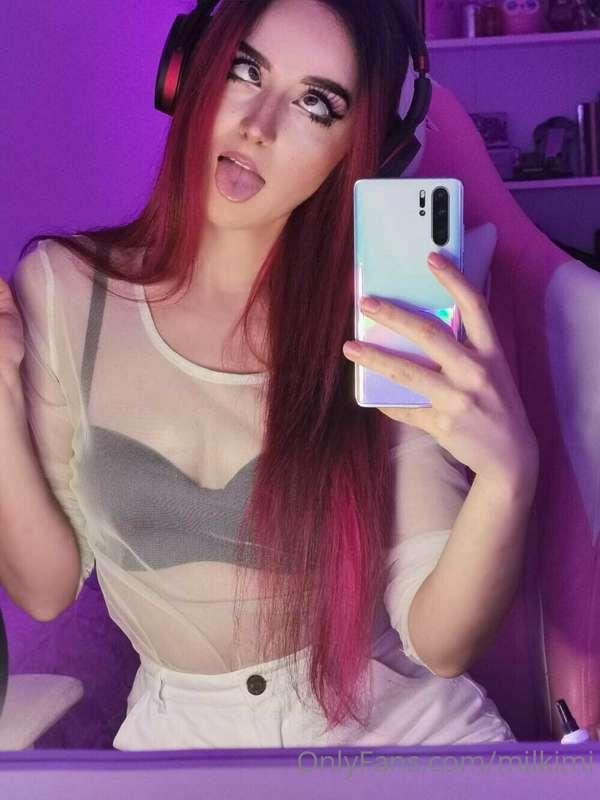 Good Night!!  💋  💋 
btw I droped a nice view in your dm :>