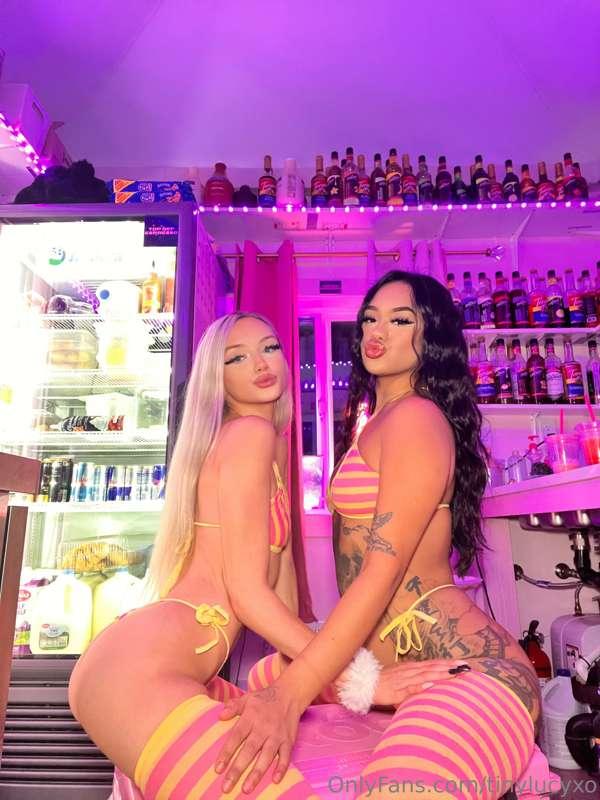i love working with my pretty friends 🫶🏻✨👯‍♀️💕