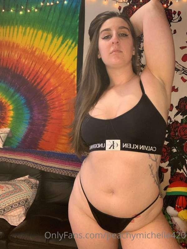 You guys!!! I will be streaming on Chaturbate at 9pm tonight..