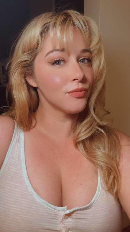 how are we feeling about the bangs… 💇🏼‍♀️
