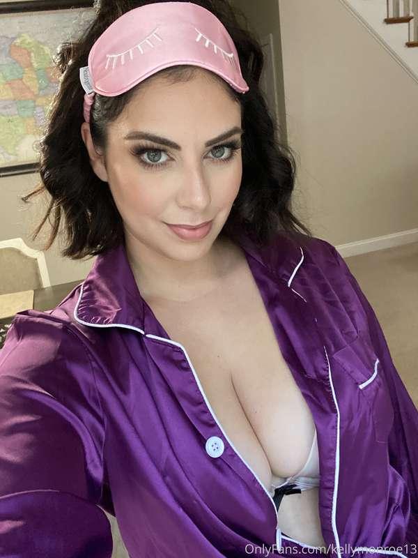 I’m hosting a pajama party tonight! Wish you could join 🛌