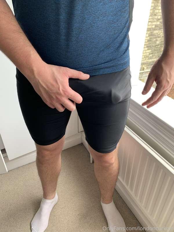 Boyfriend has been on Grindr all morning, now he just told m..