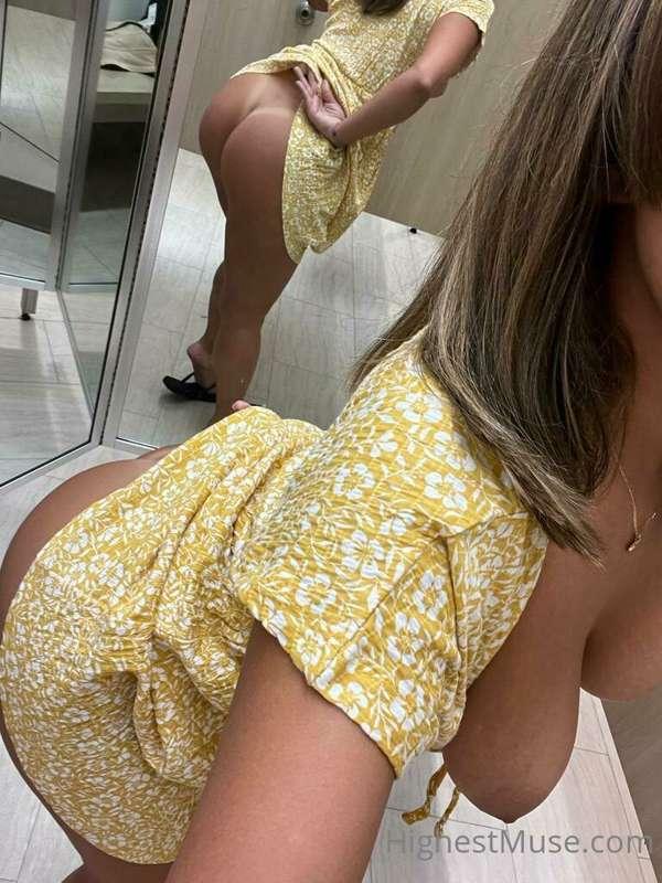 No panties 😈