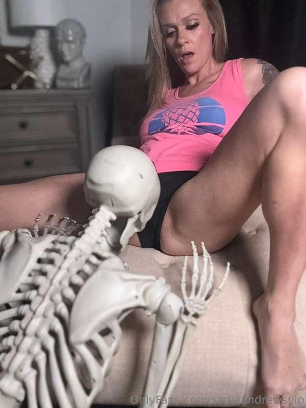 The last guy that tried to get me off with just his tongue 😂..