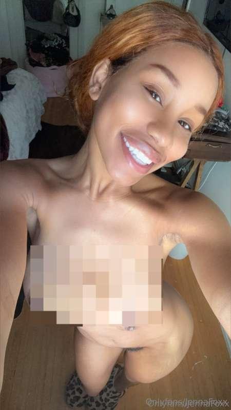 Even my pixelated tits make your dick throb 💋