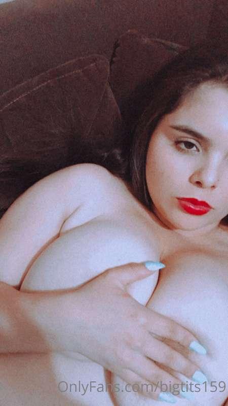 bigtits159 image #0