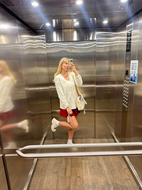 I went for a little walk😍 It's so beautiful it makes me want..