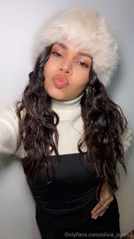 Do you need a goodnight kiss?💋❤️