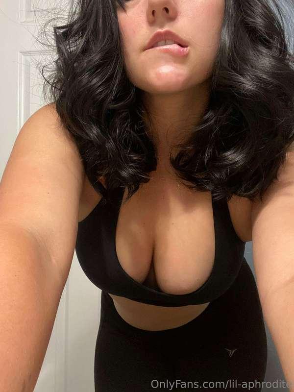 Really thinking I need to put a cock in my mouth 🤤🥵