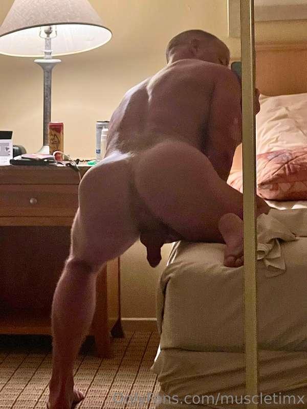 🚂 Hop on the Tim train! Woo-woo 🍑