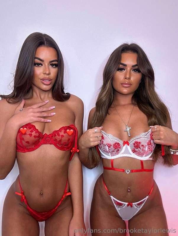 Prefer our bras on or off? @bb18xo