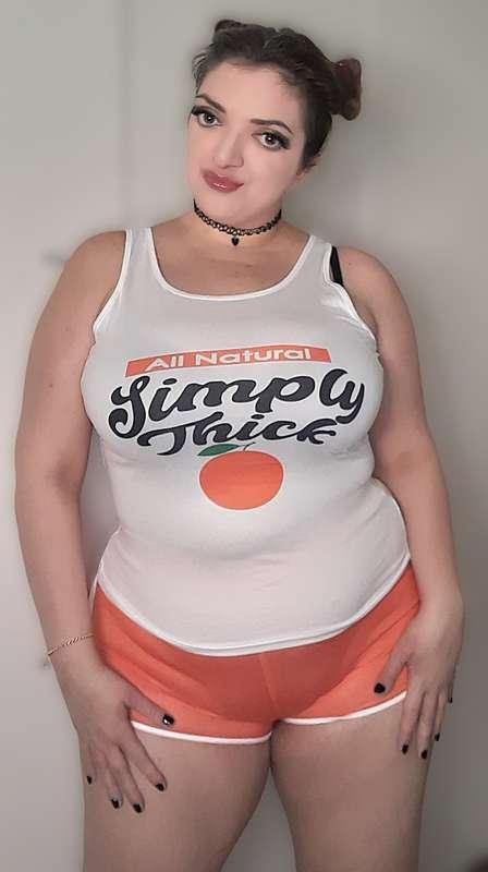 "Simply Thicc" Photos