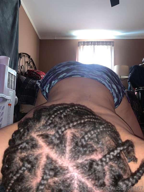 I need a big daddy to hold me and fix my arch properly to ge..