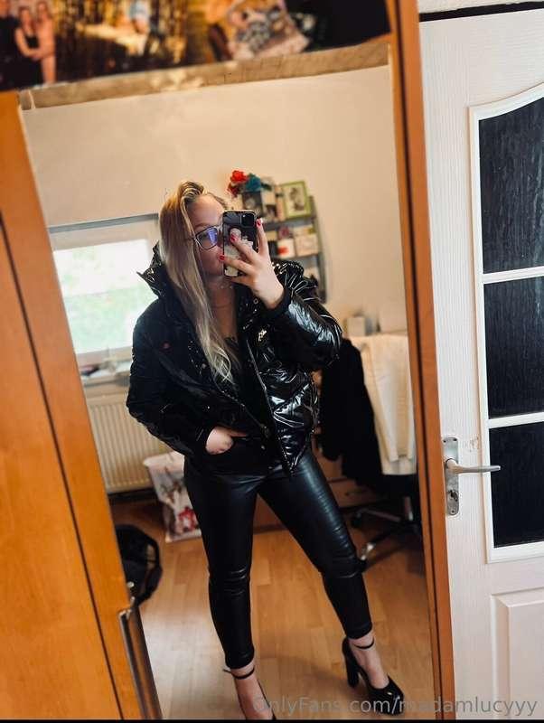 Vinyl jacket🥵💋