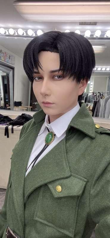 LEVI MUDDAFUGGIN ACKERMAN!! 😫🙌💖
