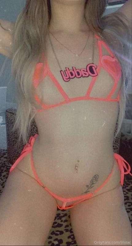 Sub to this baddie today and get a free dropbox 💦 @contentfo..