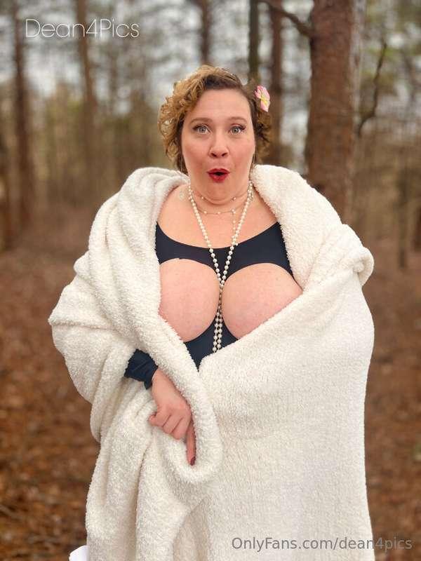 Photo shoot with Micky Rose - Check our her OnlyFans! @u8997..