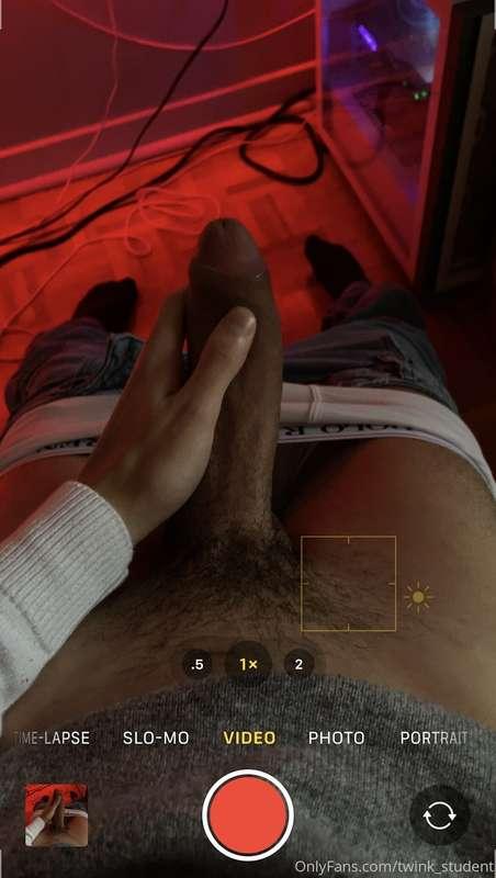 suck me while I play video games😈