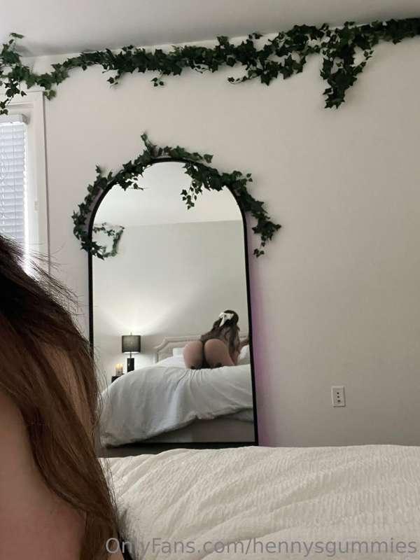 On all fours and ready to play with you 🥵