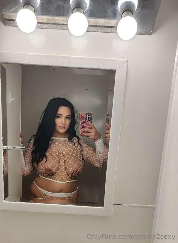 This outfits giving stripper vibes ✨