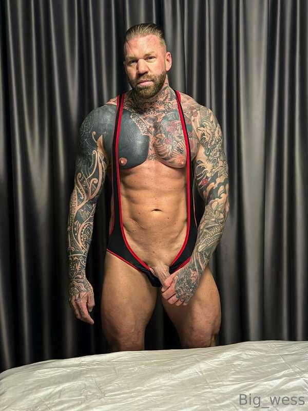 WHO’s coming to wrestling with me 😈