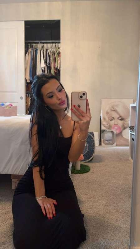 DM me a kiss 💋 and I’ll send you something right back ;)