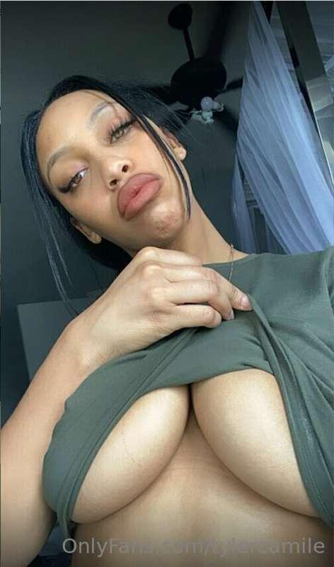 Blowjob and Tittyuck? 👅
