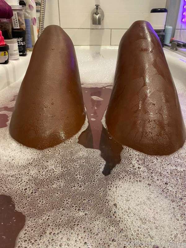 Treat me to some bath time fun?$5 bathbomb 🛁$10 bubble bath ..